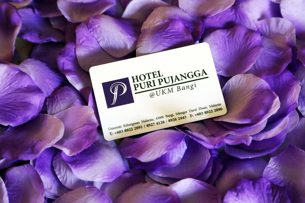 Puri Pujangga Hotel Банги Экстерьер фото