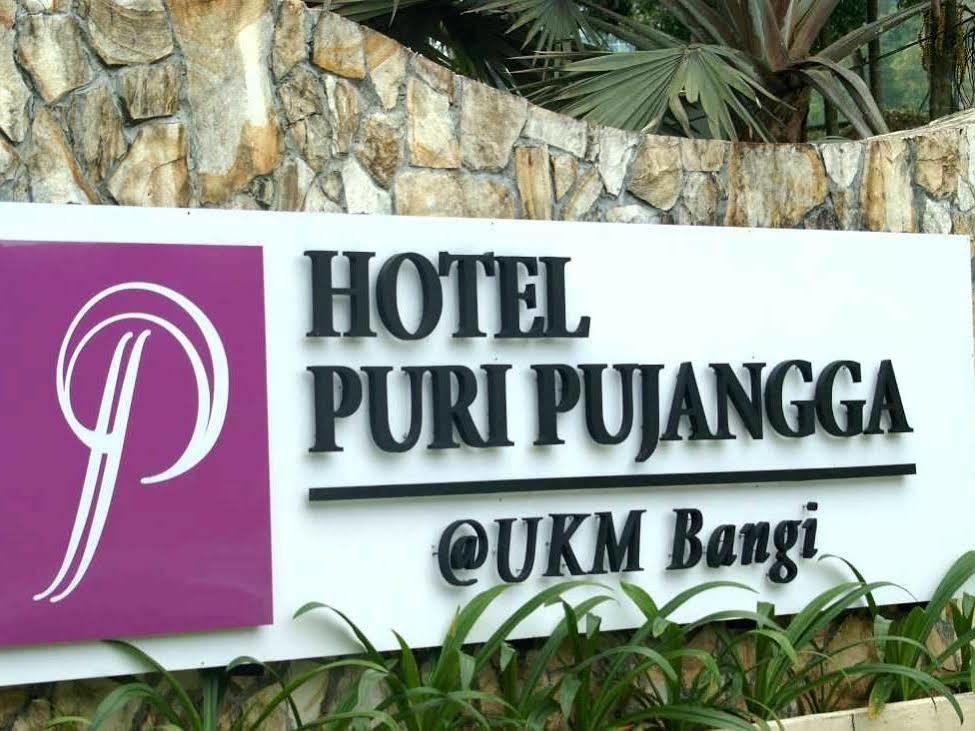Puri Pujangga Hotel Банги Экстерьер фото