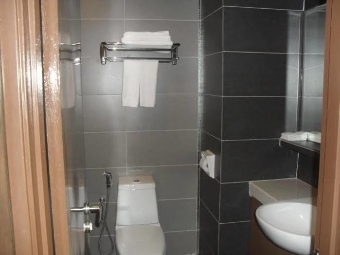 Puri Pujangga Hotel Банги Экстерьер фото