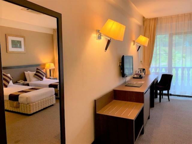 Puri Pujangga Hotel Банги Экстерьер фото